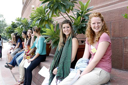 संसद की सडक से एक दिन की चहलपहल...