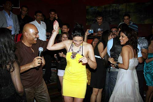 मुंबई में विधायक ने डिस्‍को में रखा दही-हांडी कार्यक्रम