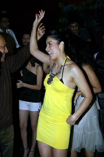 मुंबई में विधायक ने डिस्‍को में रखा दही-हांडी कार्यक्रम