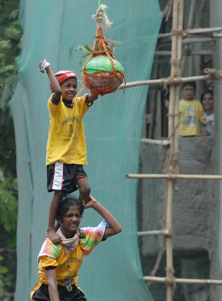 जन्‍माष्‍टमी पर बही भक्ति और प्रेम की गंगा...  | फोटो: मुंबई में भी धूम