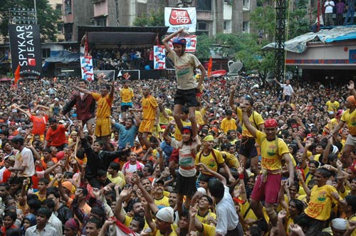 जन्‍माष्‍टमी पर बही भक्ति और प्रेम की गंगा...  | फोटो: मुंबई में भी धूम