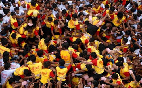 जन्‍माष्‍टमी पर बही भक्ति और प्रेम की गंगा...  | फोटो: मुंबई में भी धूम