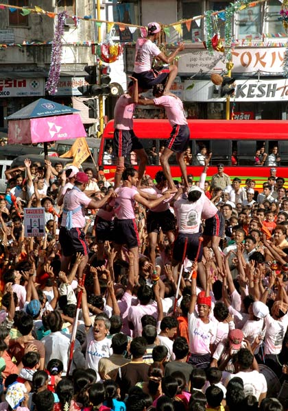 जन्‍माष्‍टमी पर बही भक्ति और प्रेम की गंगा...  | फोटो: मुंबई में भी धूम