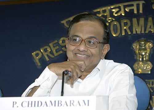 भगवा आतंकवाद पर चिदंबरम ने दी सफाई