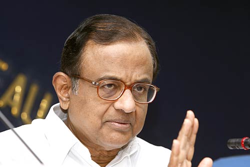 भगवा आतंकवाद पर चिदंबरम ने दी सफाई