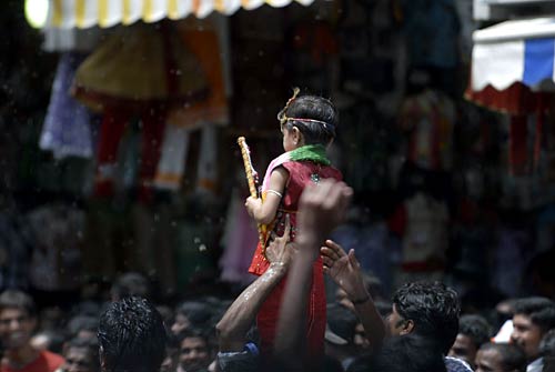 मुंबई में जन्‍माष्‍टमी की धूम...