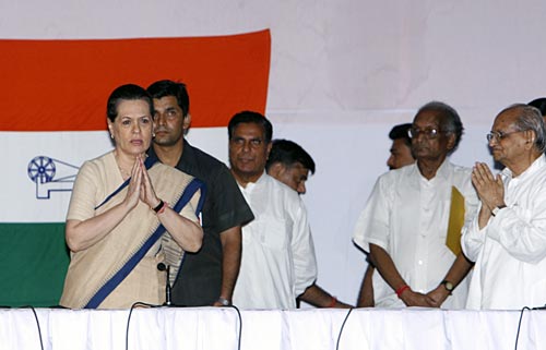 सोनिया गांधी चौथी बार बनीं कांग्रेस अध्‍यक्ष...