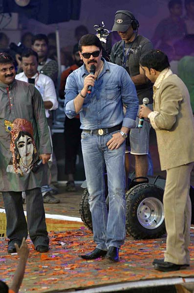 जन्‍माष्‍टमी पर सितारों की मस्‍ती... | हॉट 'आइटम गर्ल'