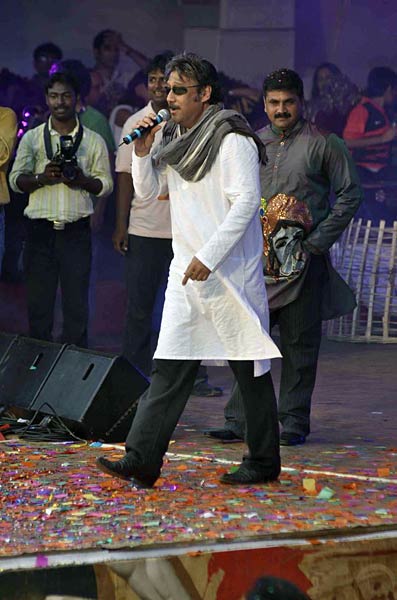 जन्‍माष्‍टमी पर सितारों की मस्‍ती... | हॉट 'आइटम गर्ल'