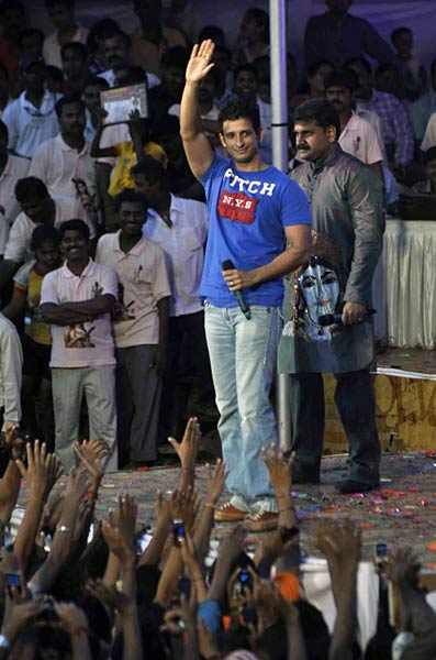 जन्‍माष्‍टमी पर सितारों की मस्‍ती... | हॉट 'आइटम गर्ल'