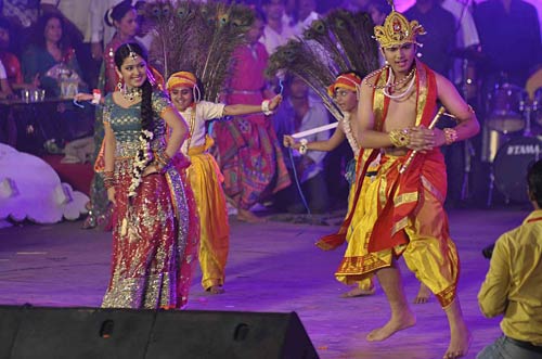 जन्‍माष्‍टमी पर सितारों की मस्‍ती... | हॉट 'आइटम गर्ल'