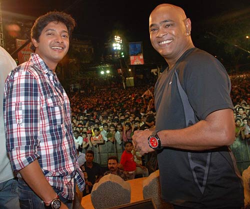 जन्‍माष्‍टमी पर सितारों की मस्‍ती... | हॉट 'आइटम गर्ल'