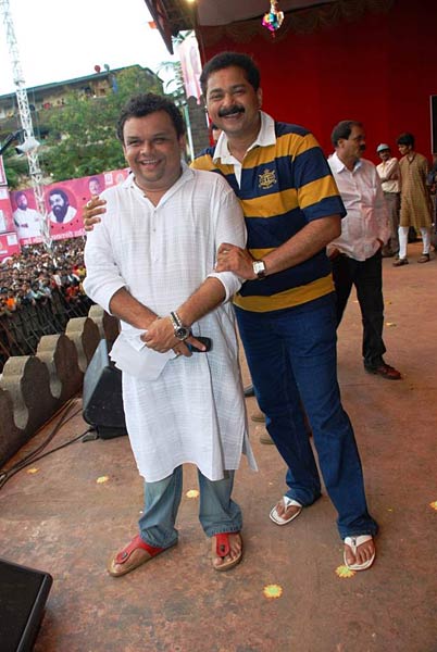 जन्‍माष्‍टमी पर सितारों की मस्‍ती... | हॉट 'आइटम गर्ल'