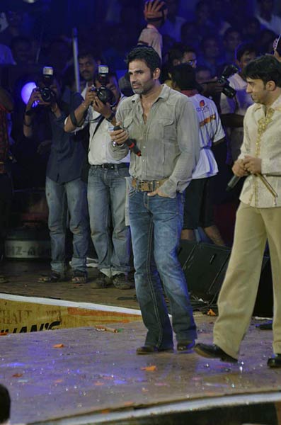 जन्‍माष्‍टमी पर सितारों की मस्‍ती... | हॉट 'आइटम गर्ल'