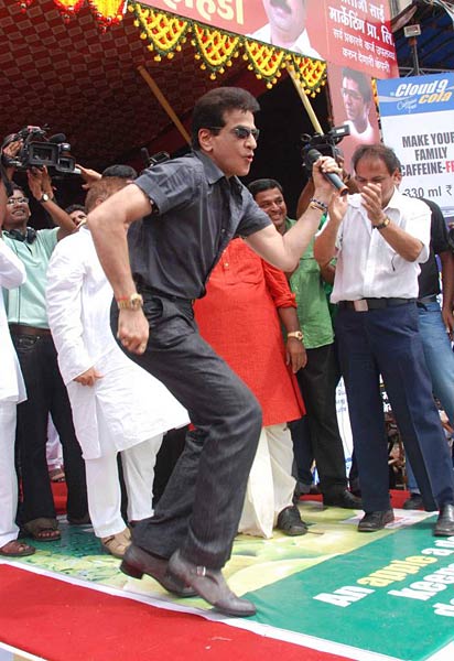 जन्‍माष्‍टमी पर सितारों की मस्‍ती... | हॉट 'आइटम गर्ल'