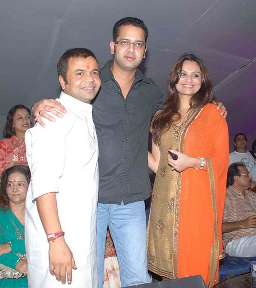 जन्‍माष्‍टमी पर सितारों की मस्‍ती... | हॉट 'आइटम गर्ल'