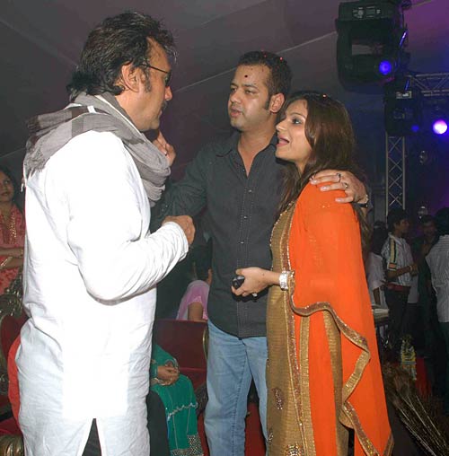 जन्‍माष्‍टमी पर सितारों की मस्‍ती... | हॉट 'आइटम गर्ल'