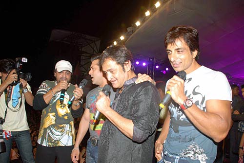 जन्‍माष्‍टमी पर सितारों की मस्‍ती... | हॉट 'आइटम गर्ल'