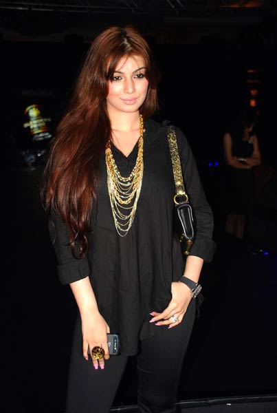 'फैशन टूर 2010' में सितारों का जलवा | सितारों की मस्ती