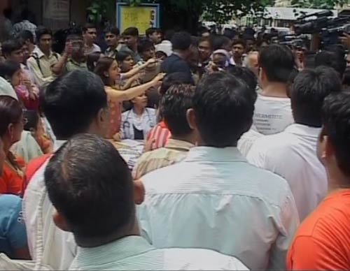 डॉक्टरों की हड़ताल से मरीज बेहाल