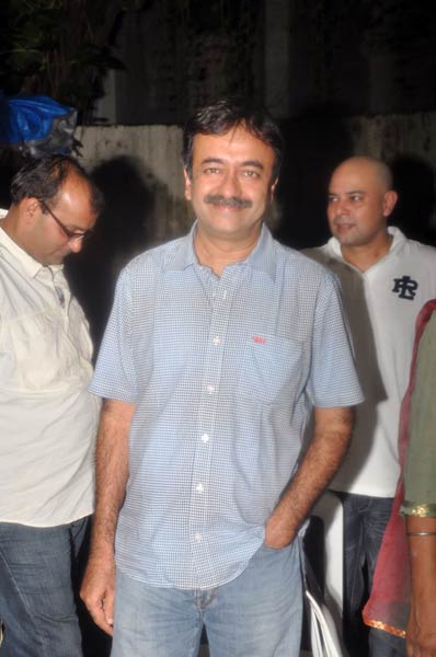 दबंग के प्रीमियर पर जुटे बॉलीवुड सितारे | 'दबंग' का दम