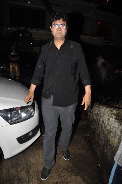 दबंग के प्रीमियर पर जुटे बॉलीवुड सितारे | 'दबंग' का दम