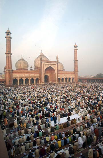 देशभर में छाई ईद की रौनक...