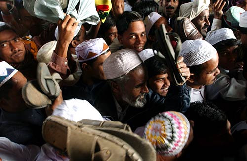 देशभर में छाई ईद की रौनक...