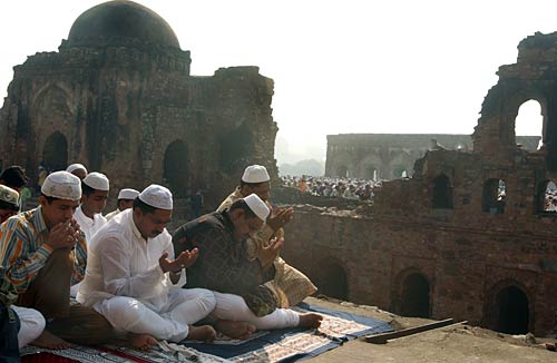 देशभर में छाई ईद की रौनक...