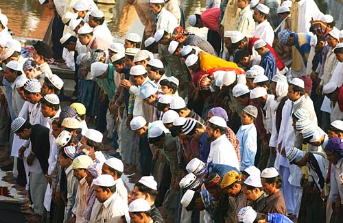 देशभर में छाई ईद की रौनक...