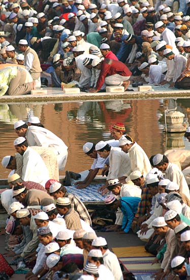 देशभर में छाई ईद की रौनक...