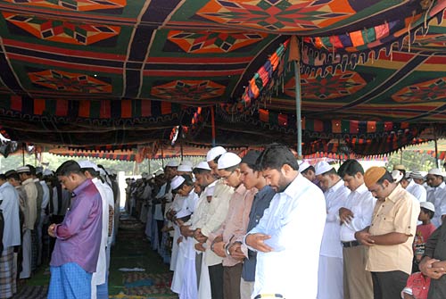 देशभर में छाई ईद की रौनक...