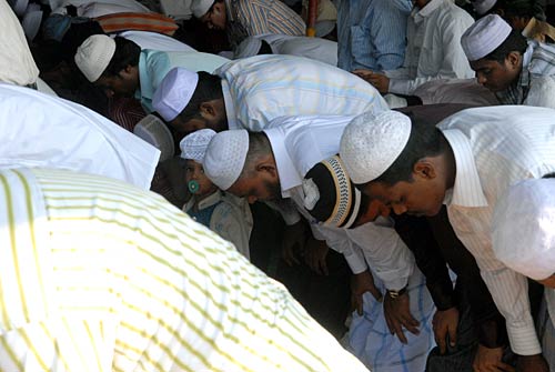 देशभर में छाई ईद की रौनक...