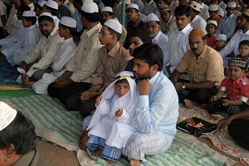 देशभर में छाई ईद की रौनक...