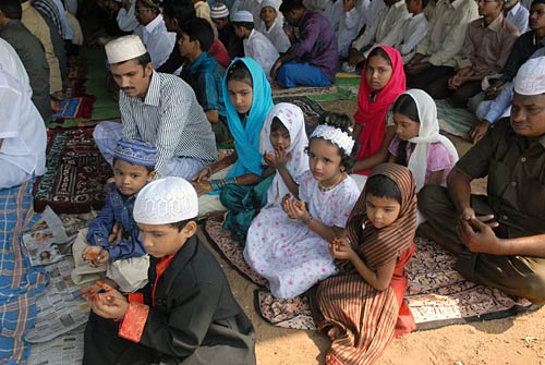 देशभर में छाई ईद की रौनक...