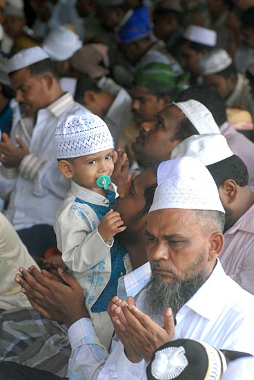 देशभर में छाई ईद की रौनक...