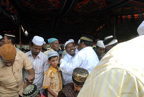 देशभर में छाई ईद की रौनक...