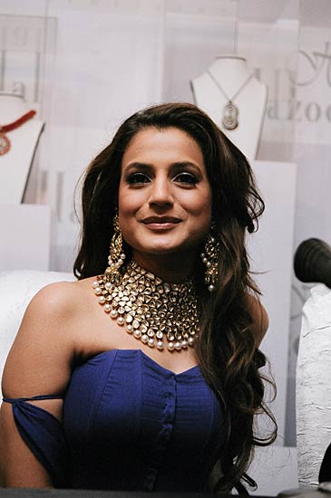 सितारों की शोख अदाएं । बॉलीवुड की अनदेखी तस्‍वीरें