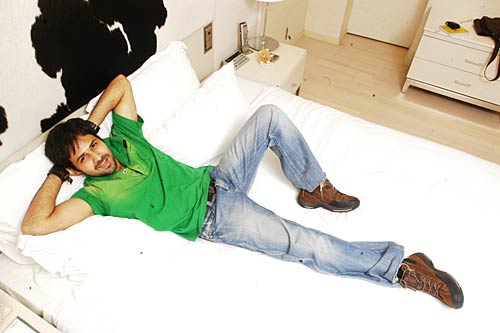 सितारों की शोख अदाएं । बॉलीवुड की अनदेखी तस्‍वीरें