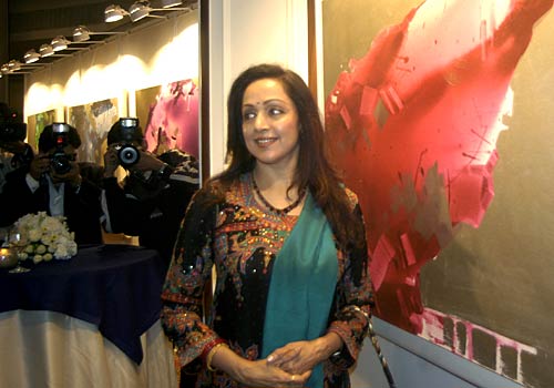 सितारों की शोख अदाएं । बॉलीवुड की अनदेखी तस्‍वीरें