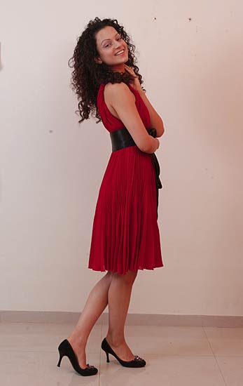 सितारों की शोख अदाएं । बॉलीवुड की अनदेखी तस्‍वीरें