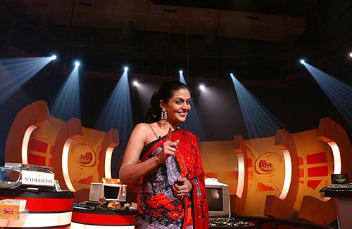 सितारों की शोख अदाएं । बॉलीवुड की अनदेखी तस्‍वीरें