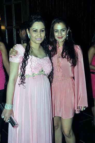 मान्‍यता की गोद भराई में जुटे सितारे । संजय दत्त के जीवन का सफर