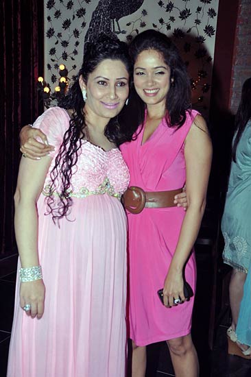 मान्‍यता की गोद भराई में जुटे सितारे । संजय दत्त के जीवन का सफर