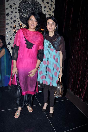 मान्‍यता की गोद भराई में जुटे सितारे । संजय दत्त के जीवन का सफर