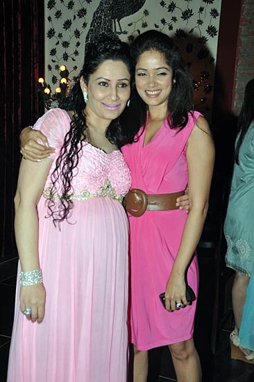 मान्‍यता की गोद भराई में जुटे सितारे । संजय दत्त के जीवन का सफर