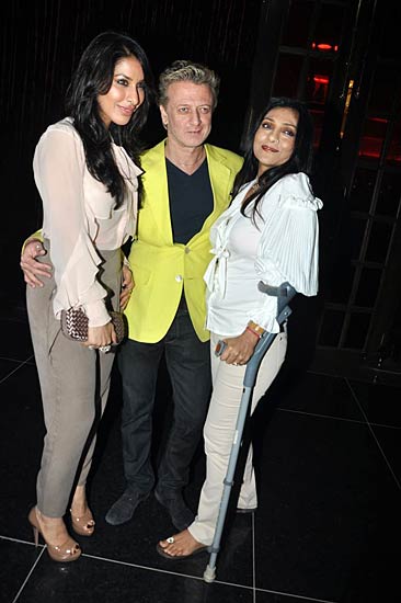 मान्‍यता की गोद भराई में जुटे सितारे । संजय दत्त के जीवन का सफर