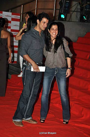 दबंग हिट, सलमान कैम्‍प पहुंचे सितारे | 'दबंग' का दम