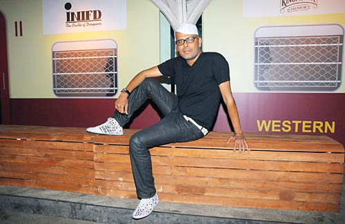 नरेंद्र के फैशन शो में सोनाक्षी के जलवे...