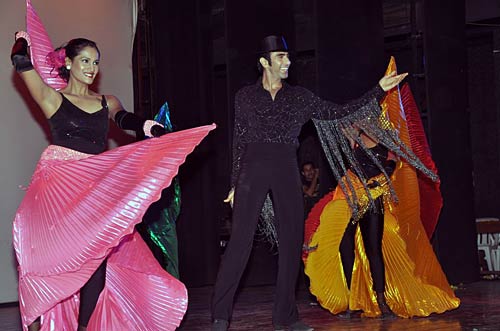 अक्षय-ऐश जुटे 'एक्‍शन रिप्‍ले' के प्रमोशन में | हिट जोड़ी